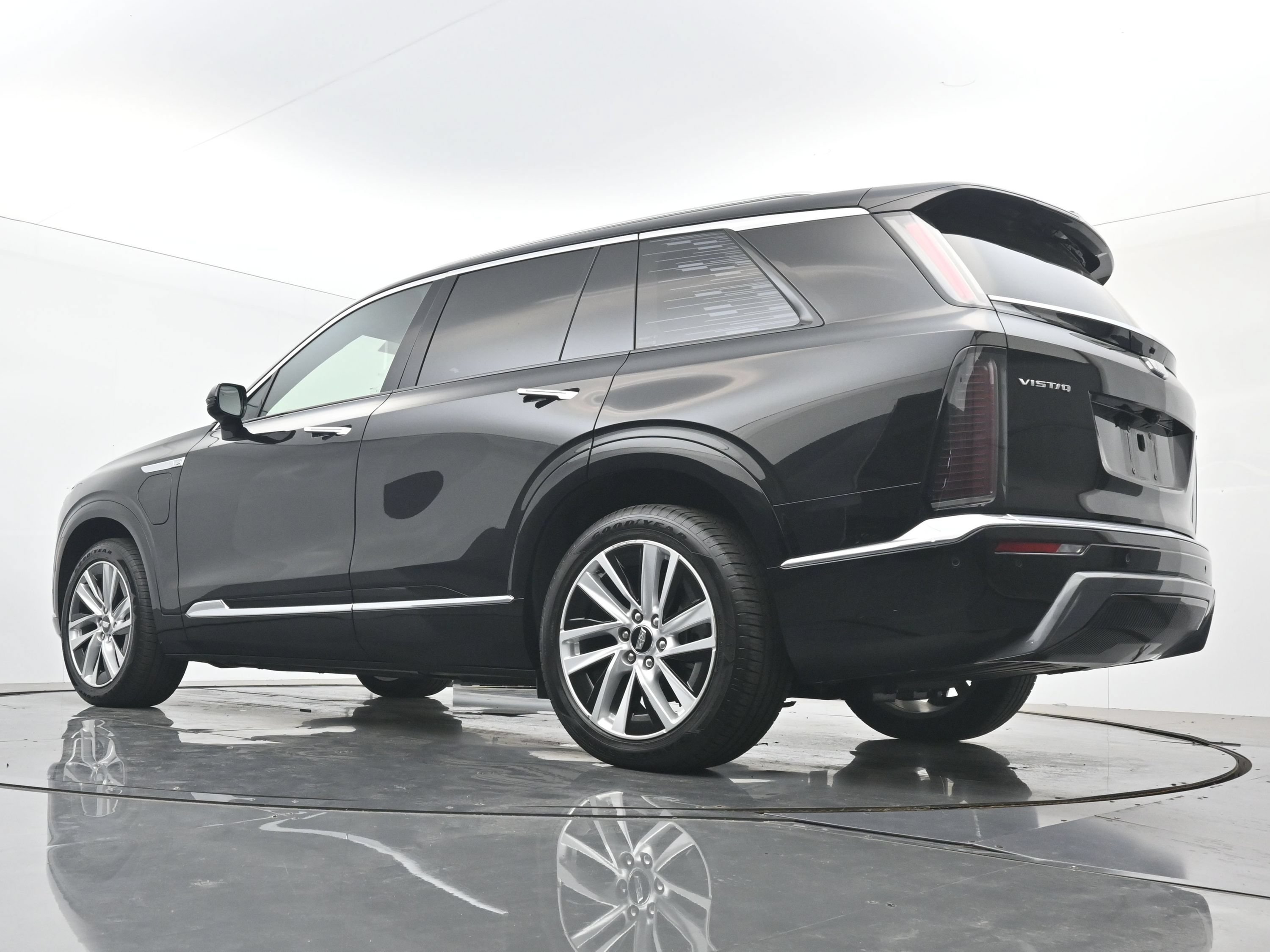 New 2026 Cadillac Vistiq Premium Luxury w/ LPO, Floor Liner Package AWD/4WD image 17