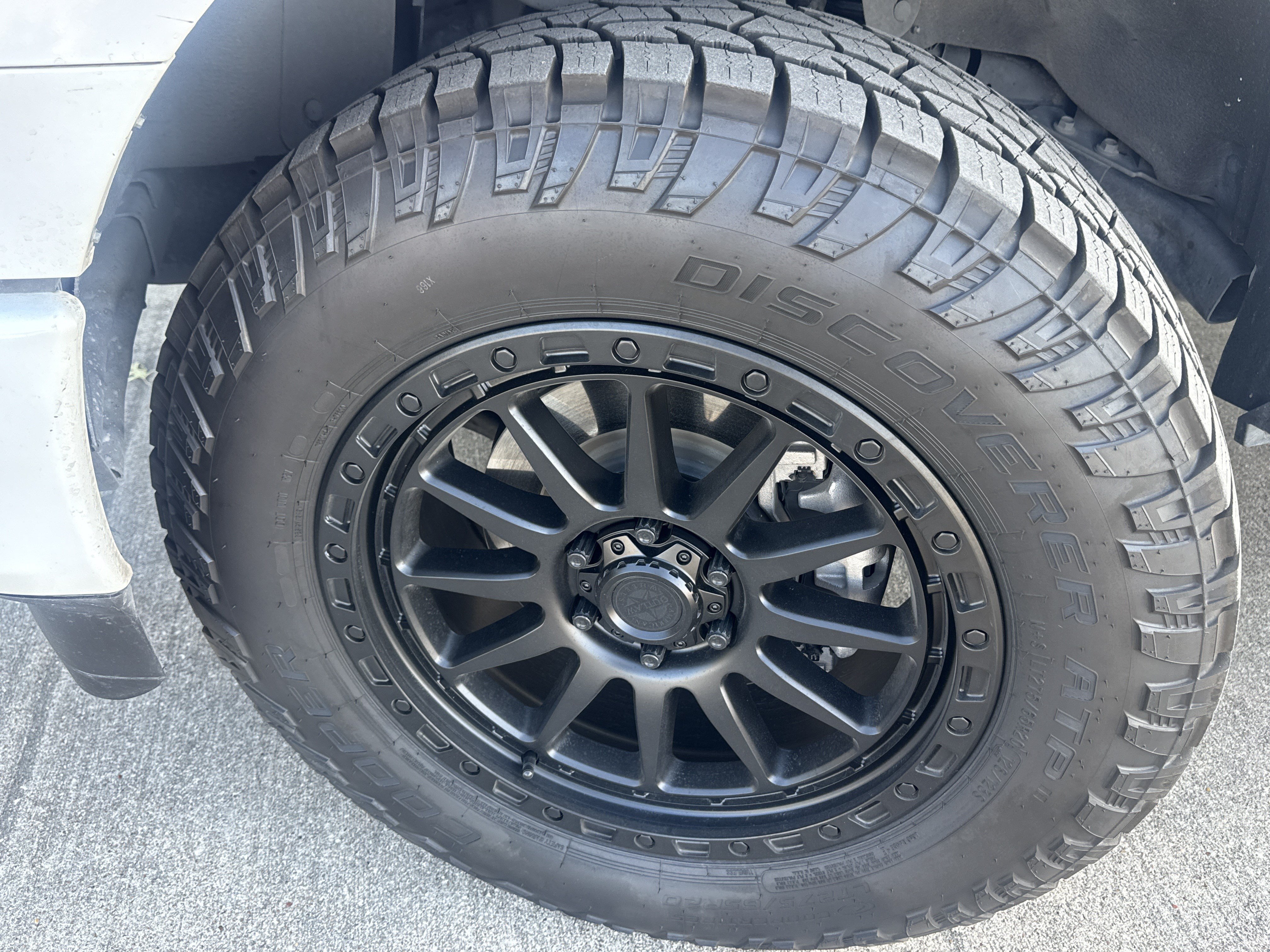 Used 2024 Ford F150 STX AWD/4WD image 3