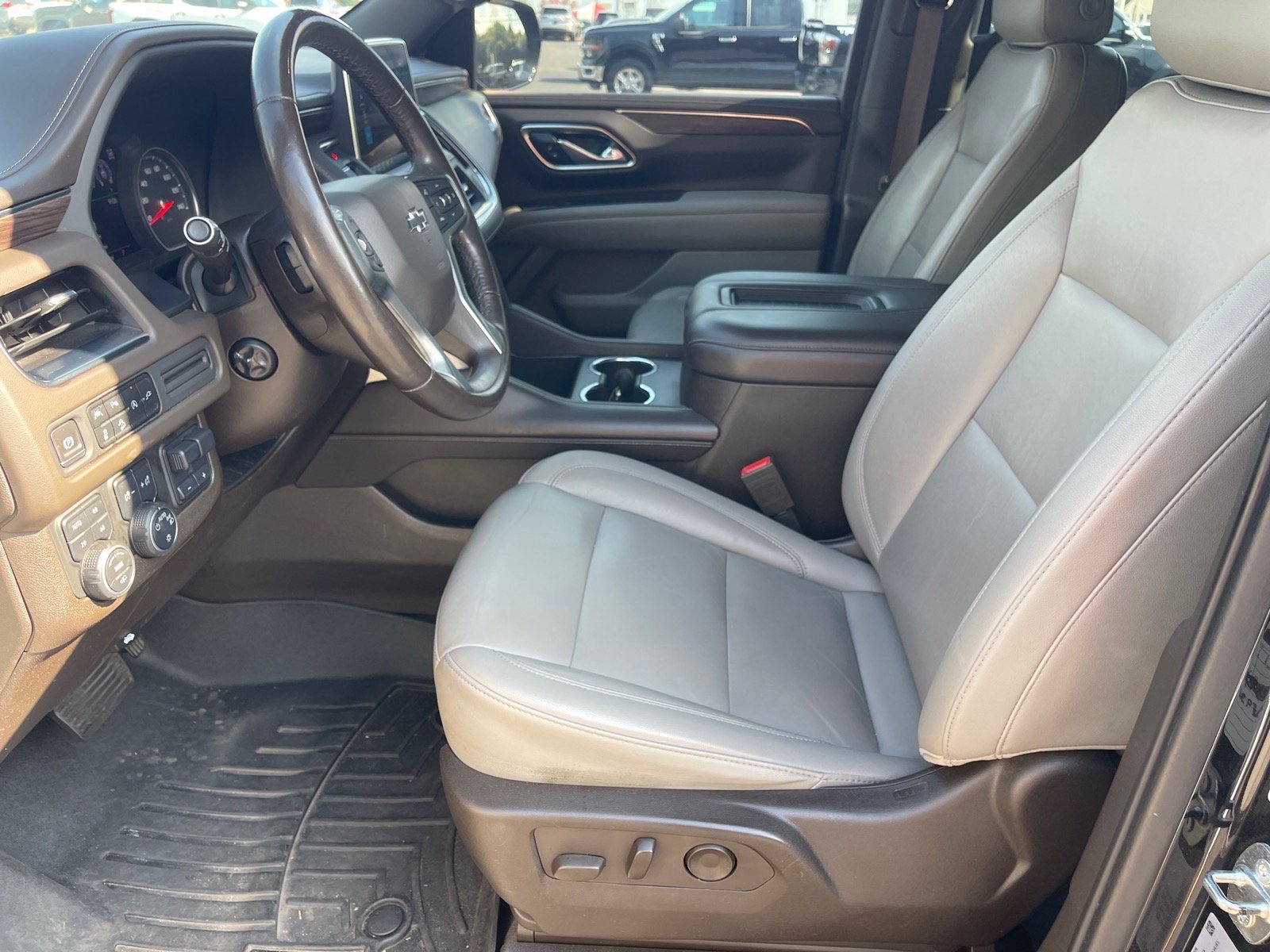 Used 2021 Chevrolet Tahoe Z71 w/ Z71 Off-Road Package AWD/4WD image 10