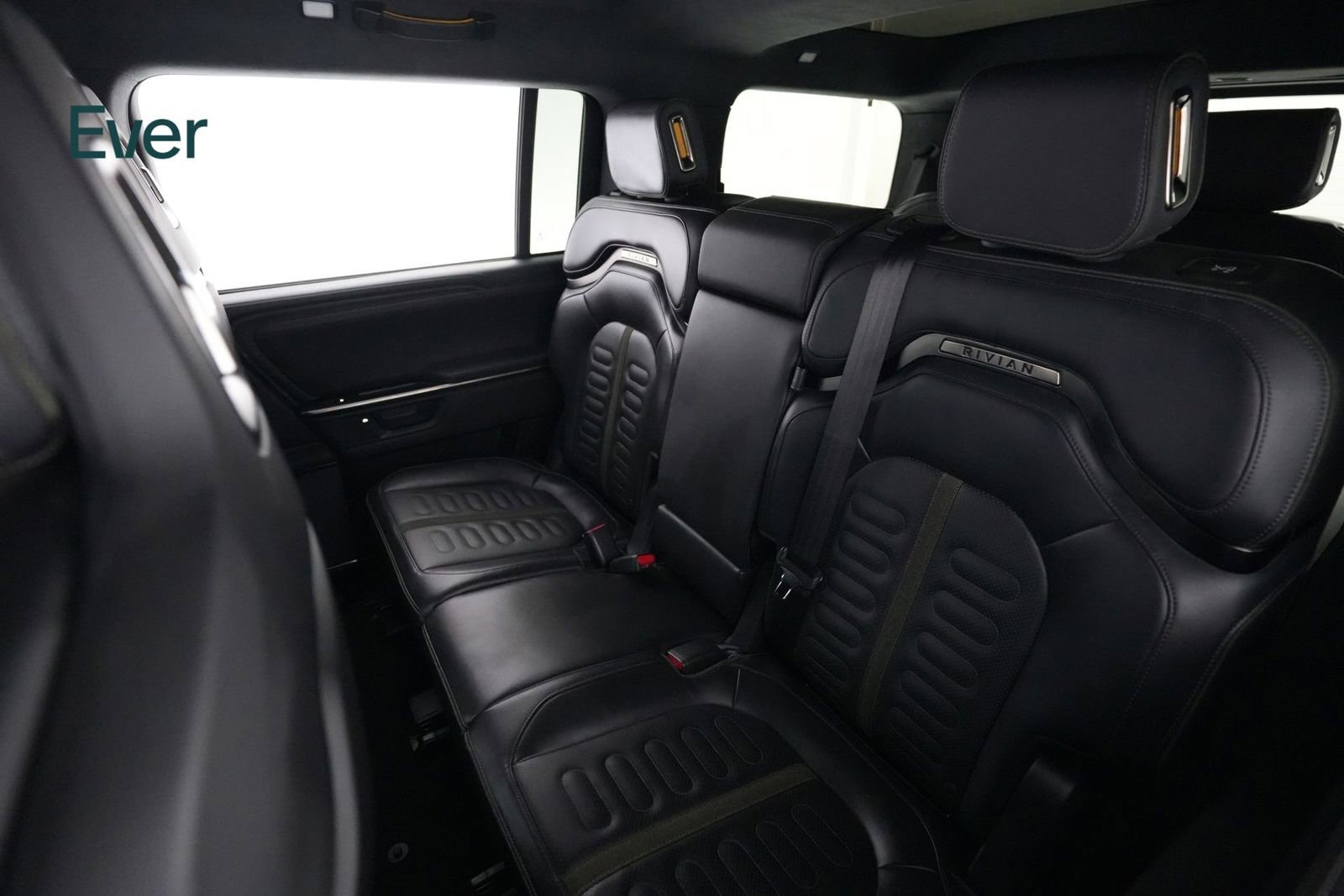 Used 2025 Rivian R1S Adventure image 24