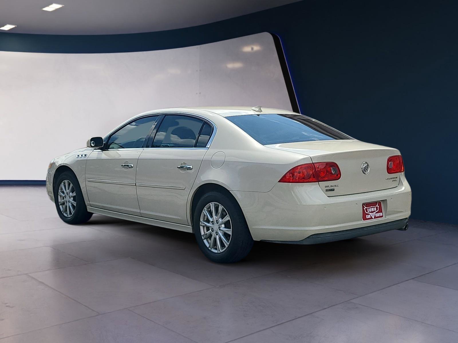 Used 2010 Buick Lucerne CXL w/ Driver Confidence Package FWD image 3