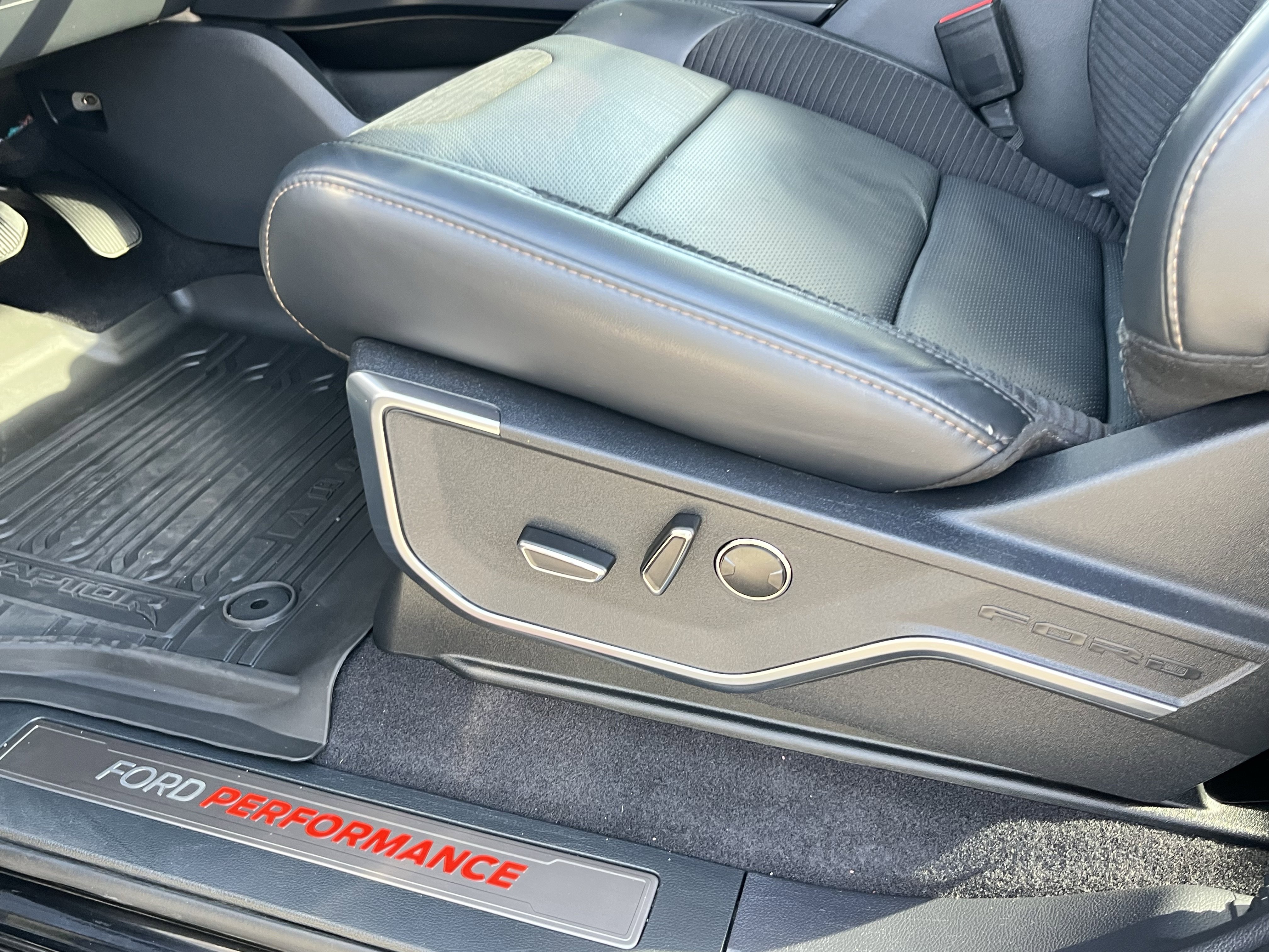 Certified 2023 Ford F150 Raptor image 14