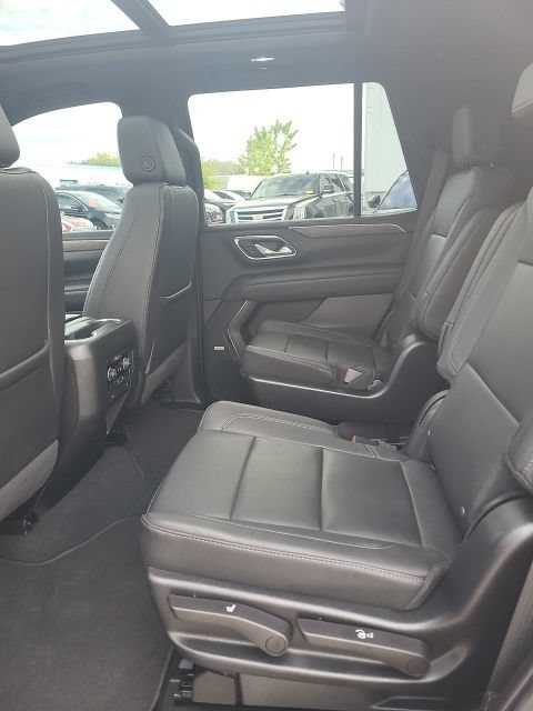 Used 2022 Chevrolet Tahoe Z71 w/ Luxury Package AWD/4WD image 14