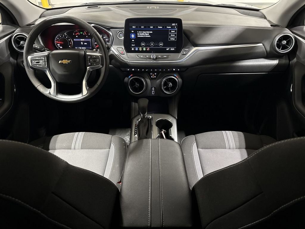 Used 2025 Chevrolet Blazer LT FWD image 10