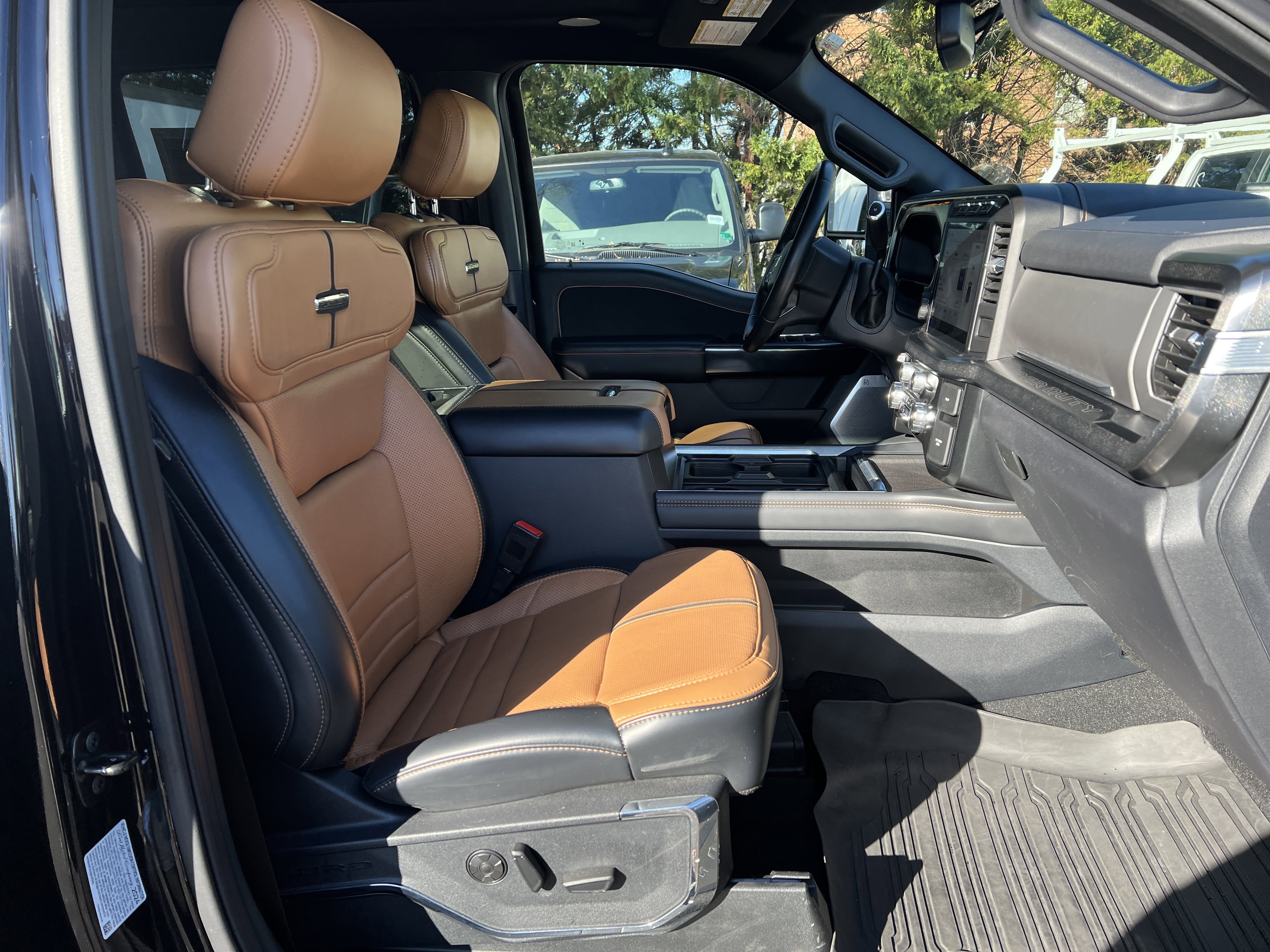 Used 2024 Ford F350 Platinum image 33