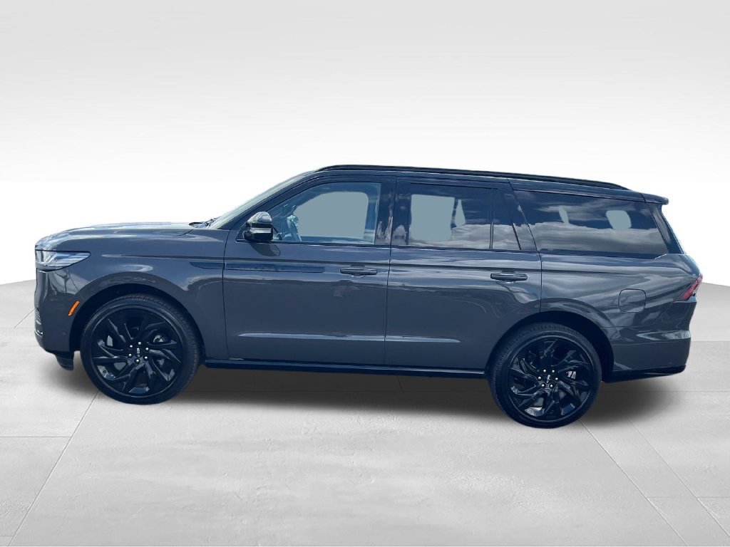 Used 2025 Lincoln Navigator Black Label AWD/4WD image 2
