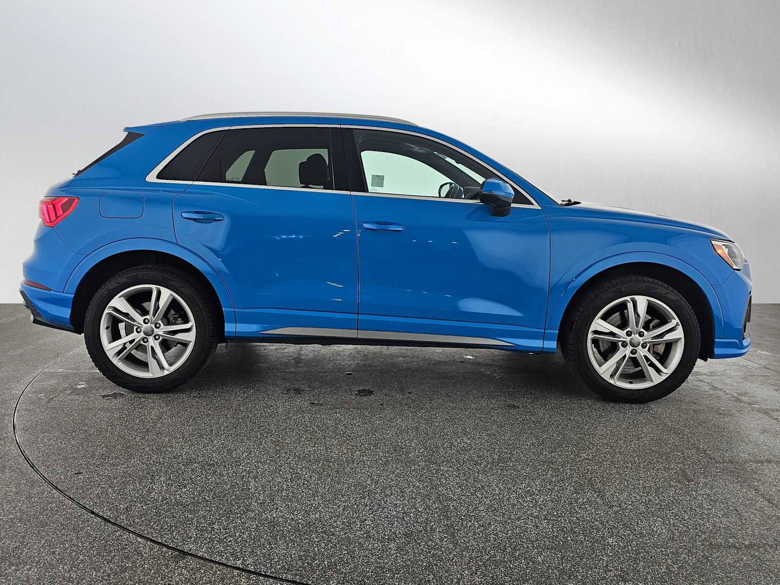 Used 2020 Audi Q3 2.0T Premium w/ Convenience Package image 4