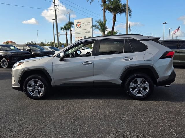 Used 2022 Toyota RAV4 XLE w/ Convenience Package FWD image 4