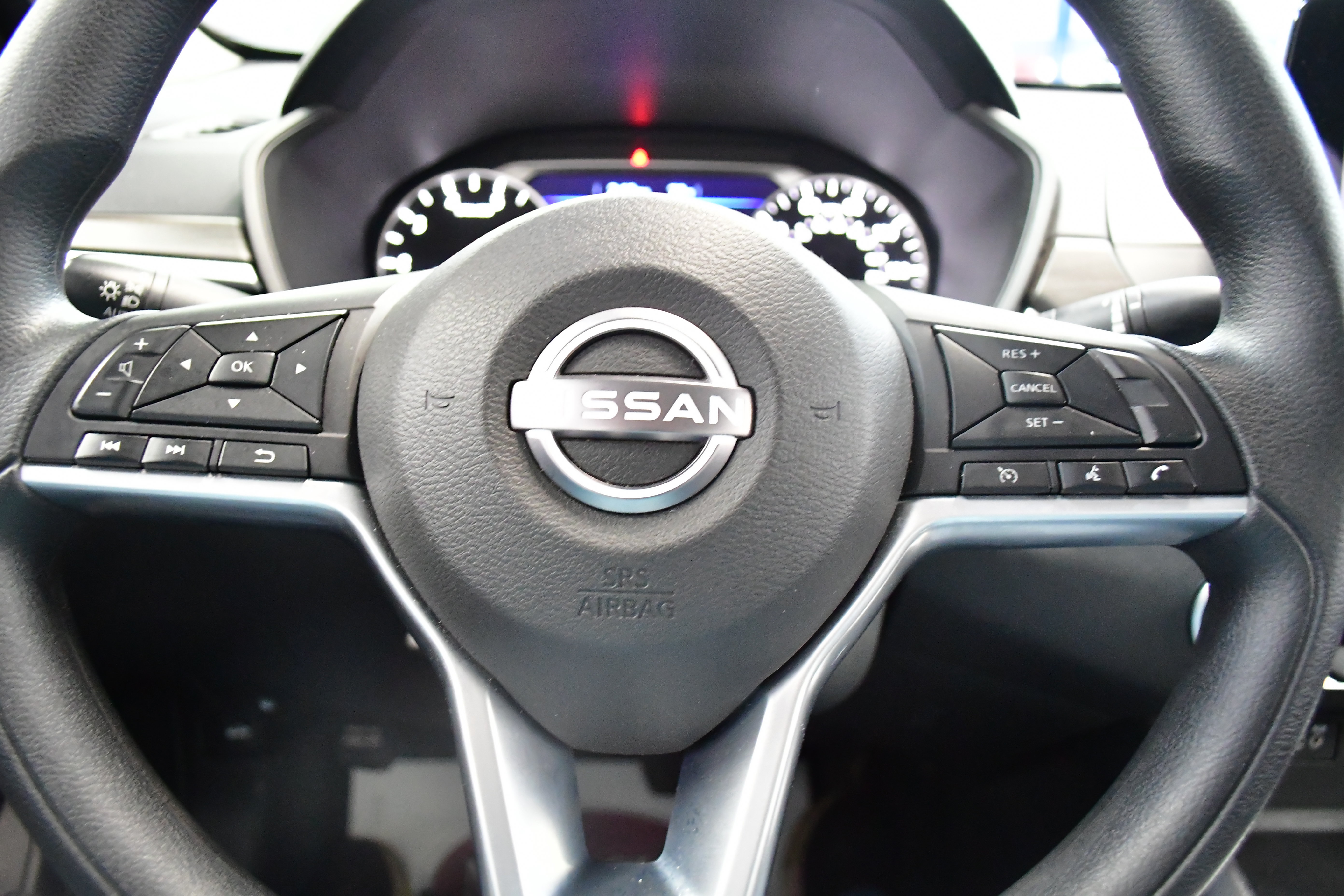 Used 2025 Nissan Altima 2.5 SV FWD image 17