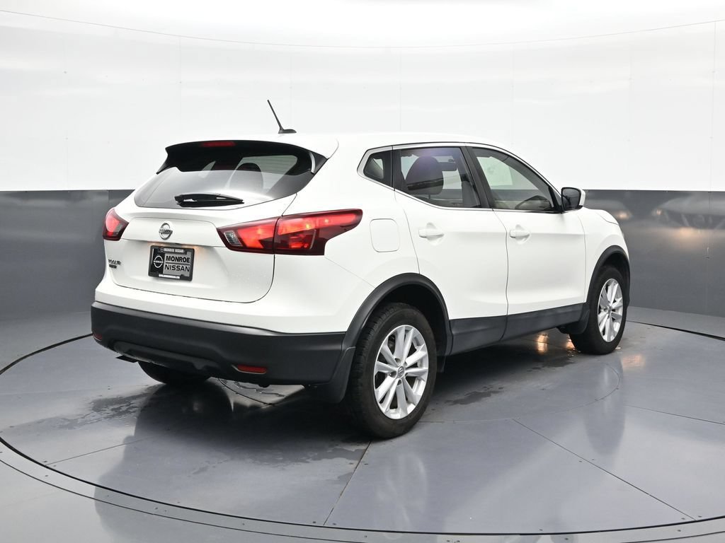 Used 2017 Nissan Rogue Sport S w/ S Appearance Package FWD image 10