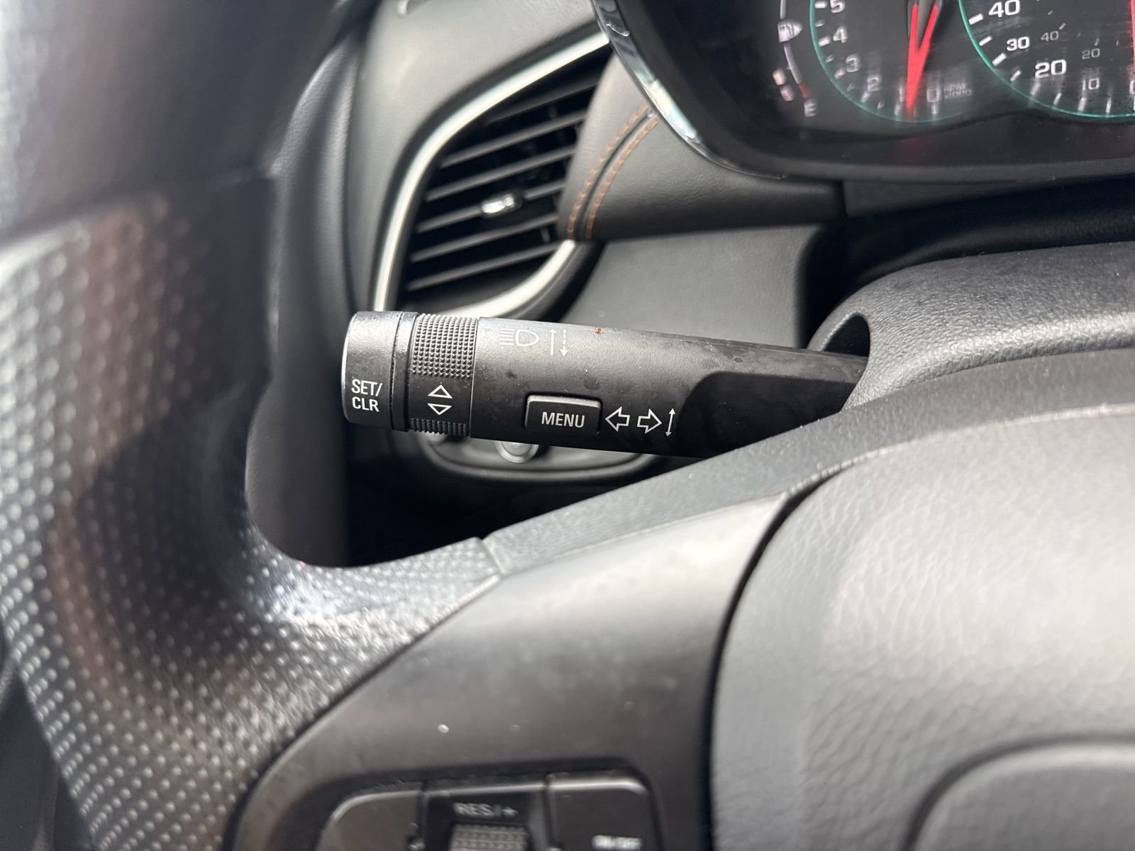 Used 2021 Chevrolet Trax LT AWD/4WD image 32