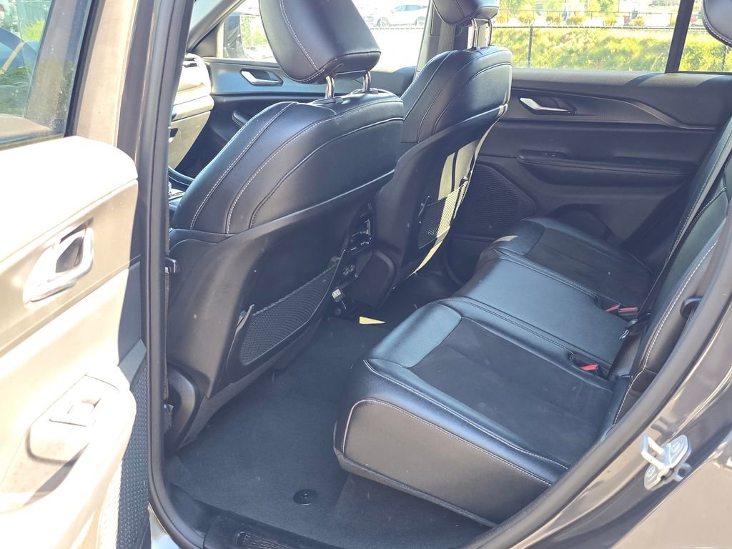 Used 2023 Jeep Grand Cherokee Altitude image 10