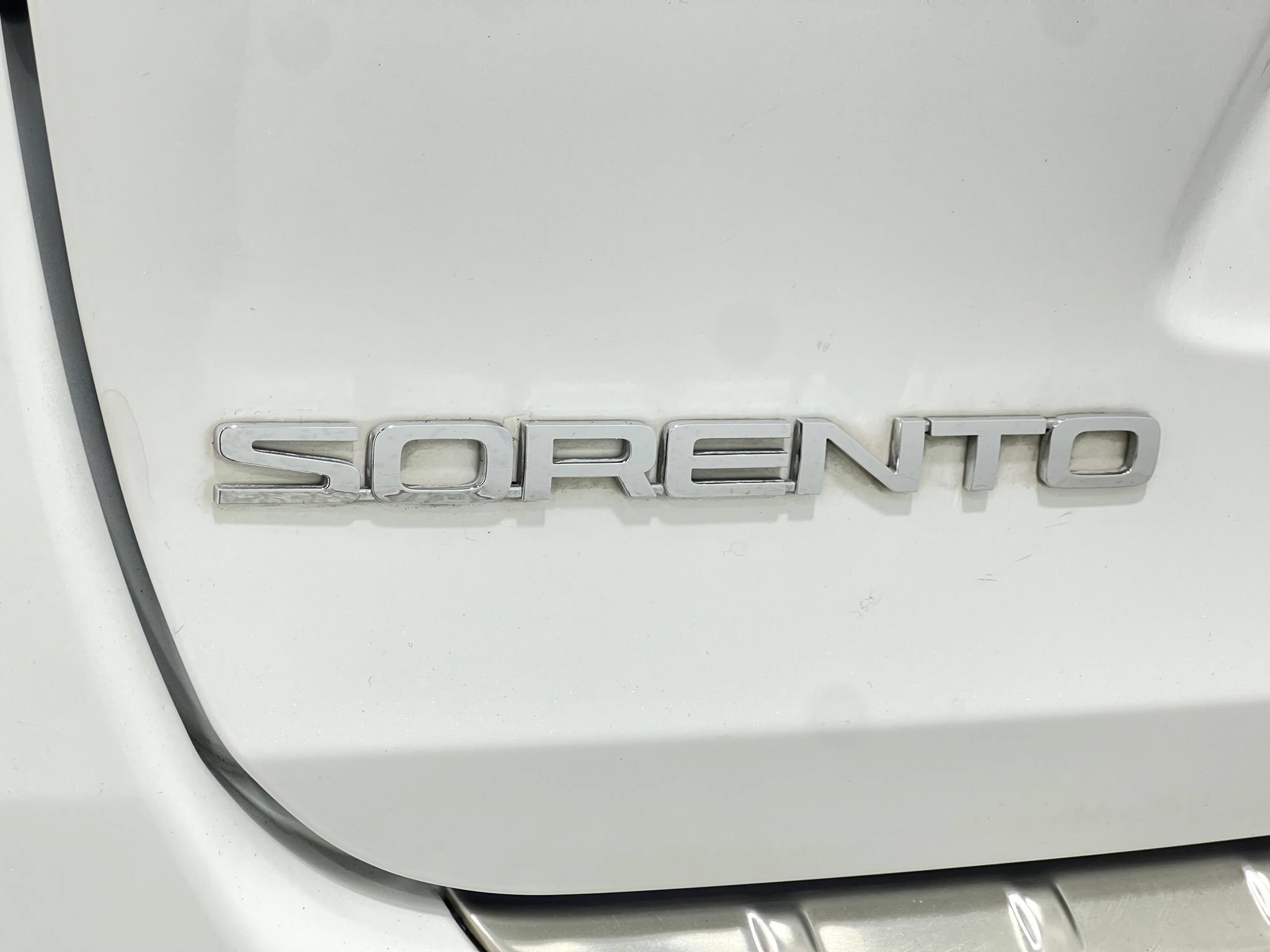 Used 2016 Kia Sorento SX FWD image 38