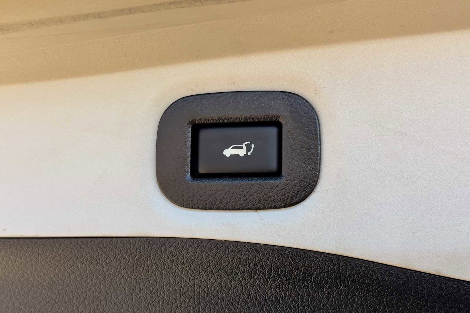 Used 2020 Nissan Rogue SL w/ Premium Package image 15