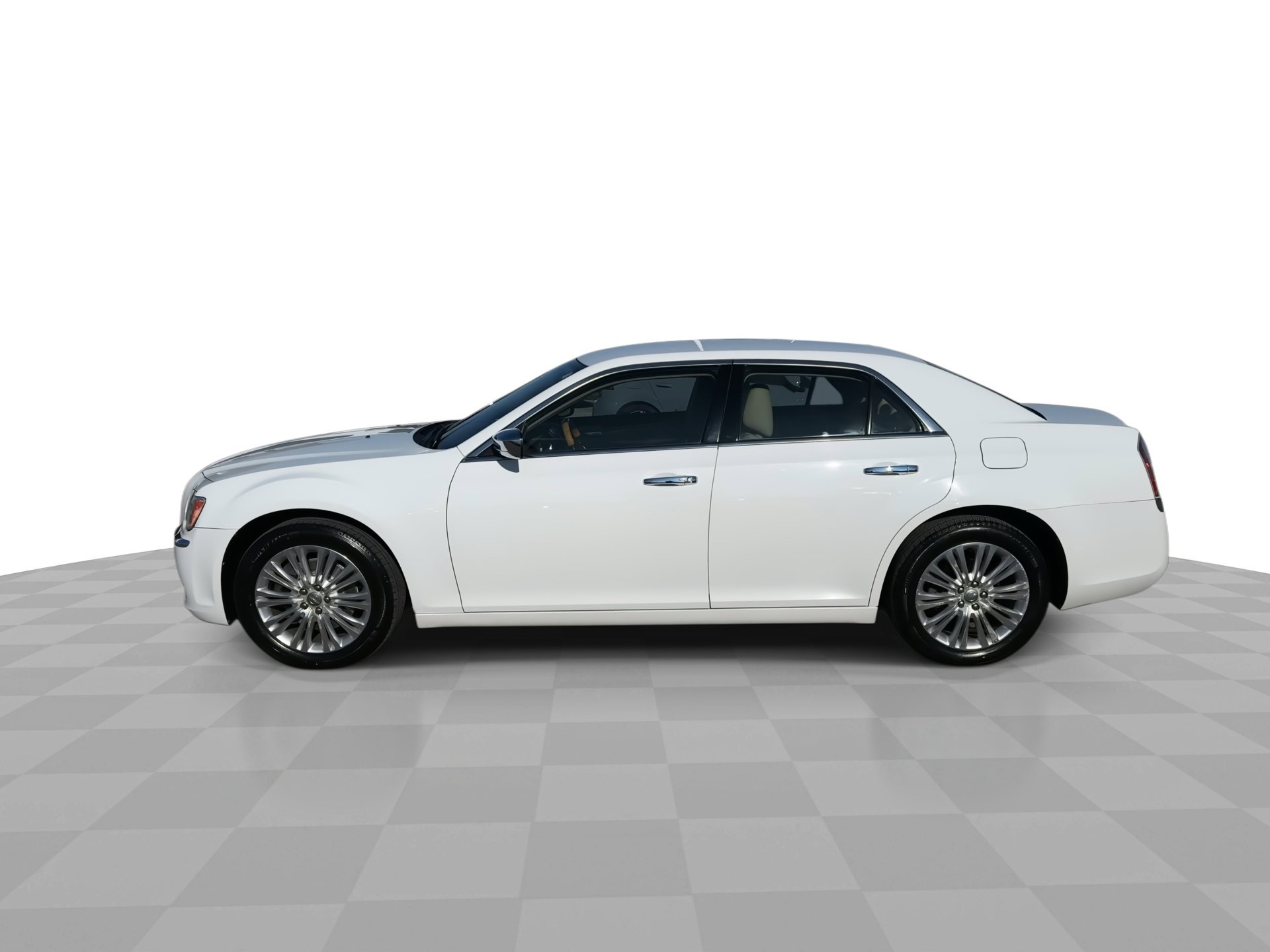 Used 2013 Chrysler 300 C image 5