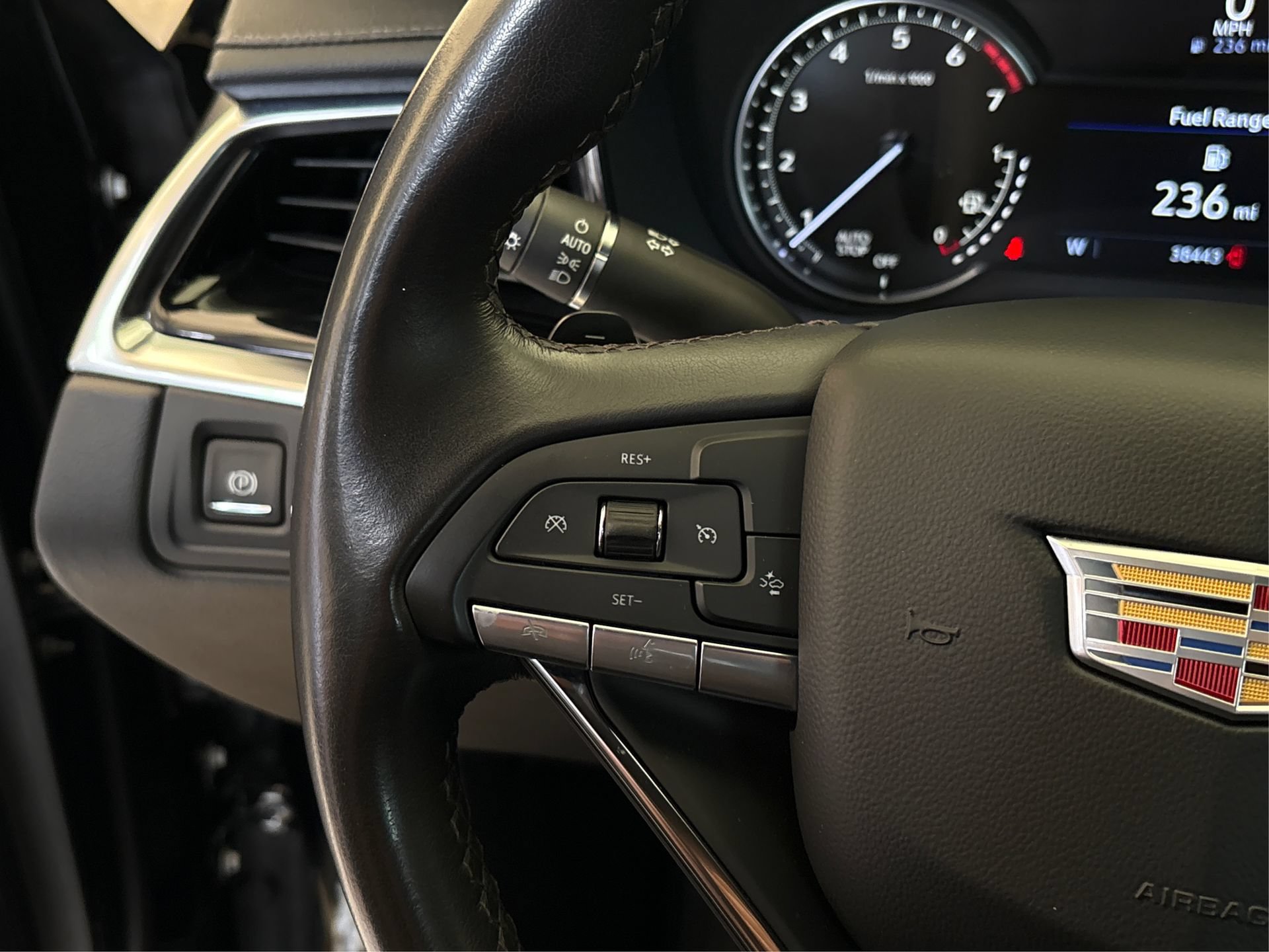 Certified 2024 Cadillac XT6 Luxury FWD image 29
