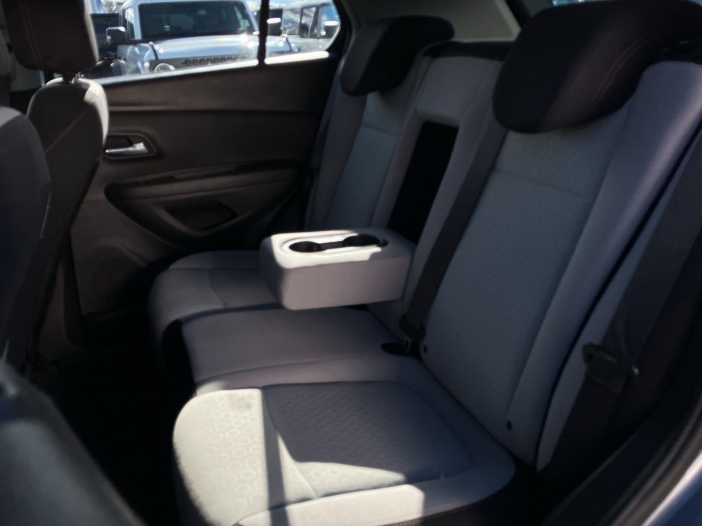 Used 2020 Chevrolet Trax LS image 30
