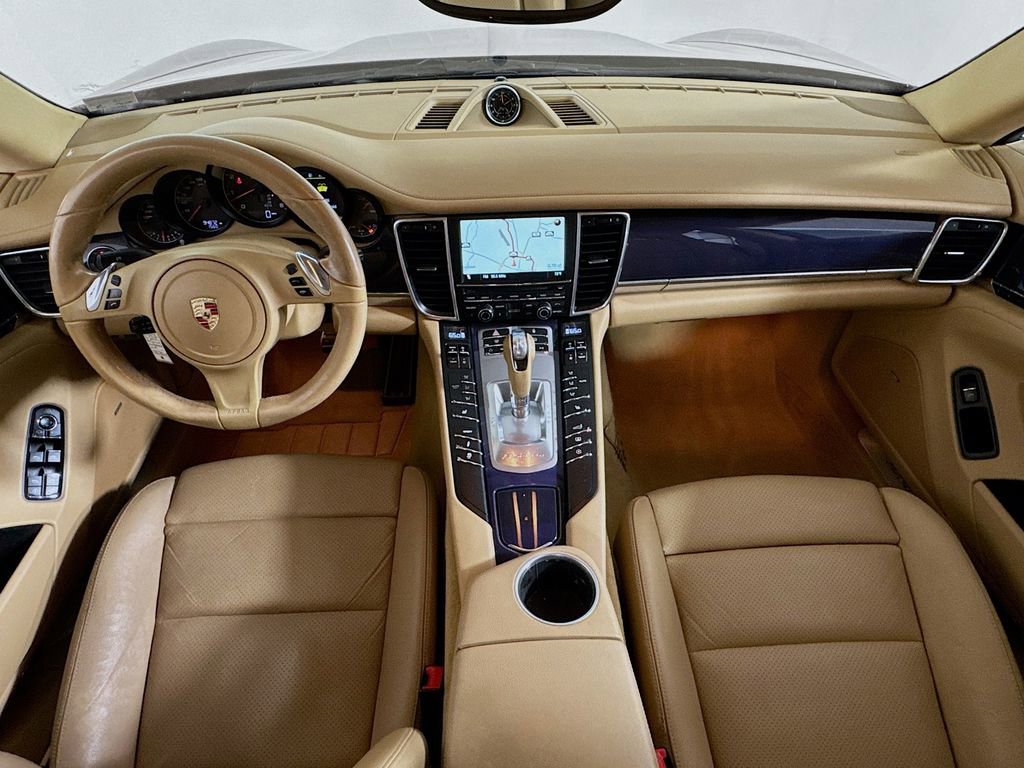 Used 2013 Porsche Panamera 4 image 32