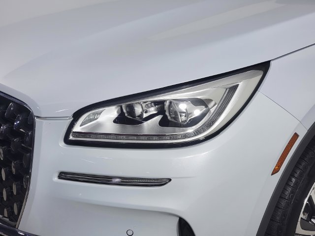 Used 2025 Lincoln Corsair Reserve AWD/4WD image 9