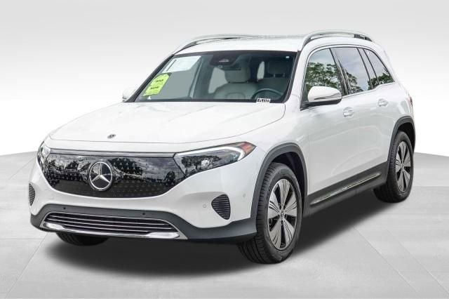 Used 2024 Mercedes-Benz EQB 300 4MATIC image 3