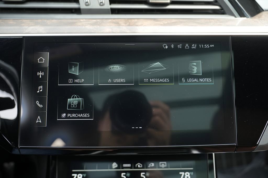 Used 2022 Audi e-tron Premium w/ Convenience Plus Package AWD/4WD image 62