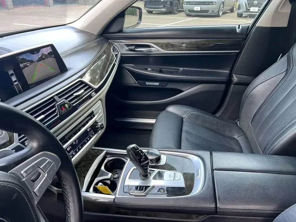 Used 2018 BMW 740i RWD image 18