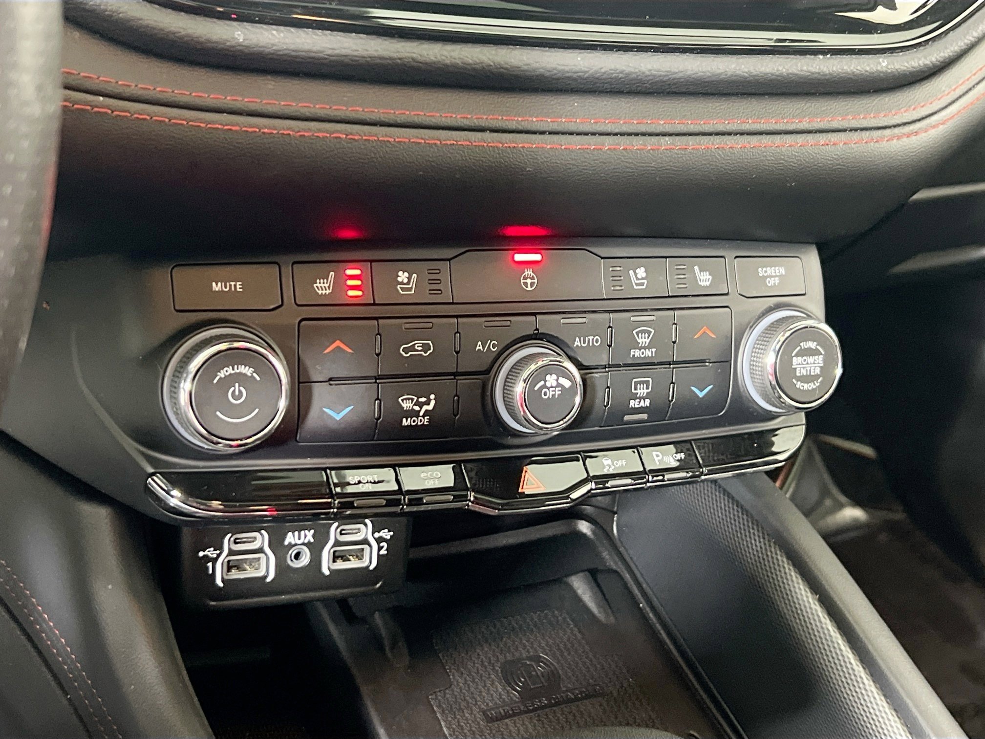 Used 2023 Dodge Durango R/T AWD/4WD image 16