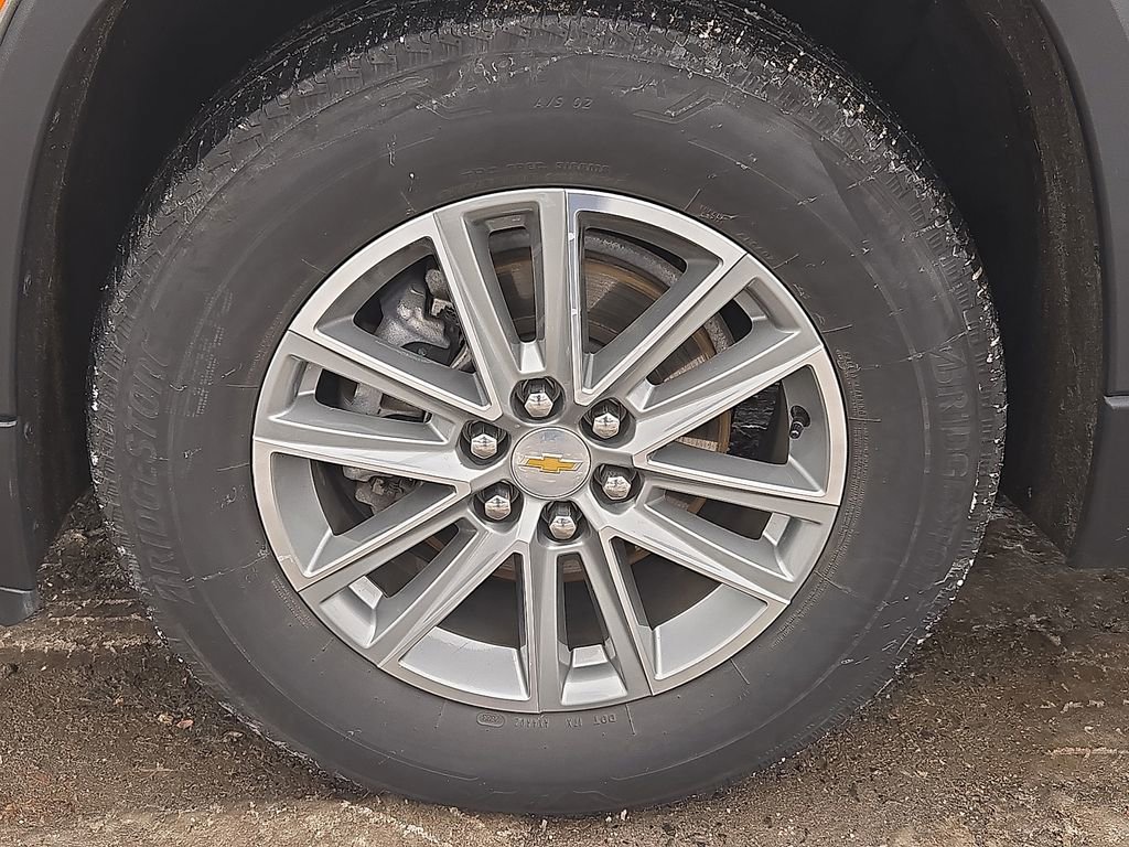 Used 2023 Chevrolet Traverse LT image 12