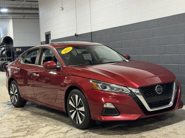 Used 2022 Nissan Altima 2.5 SV w/ SV Premium Package image 2