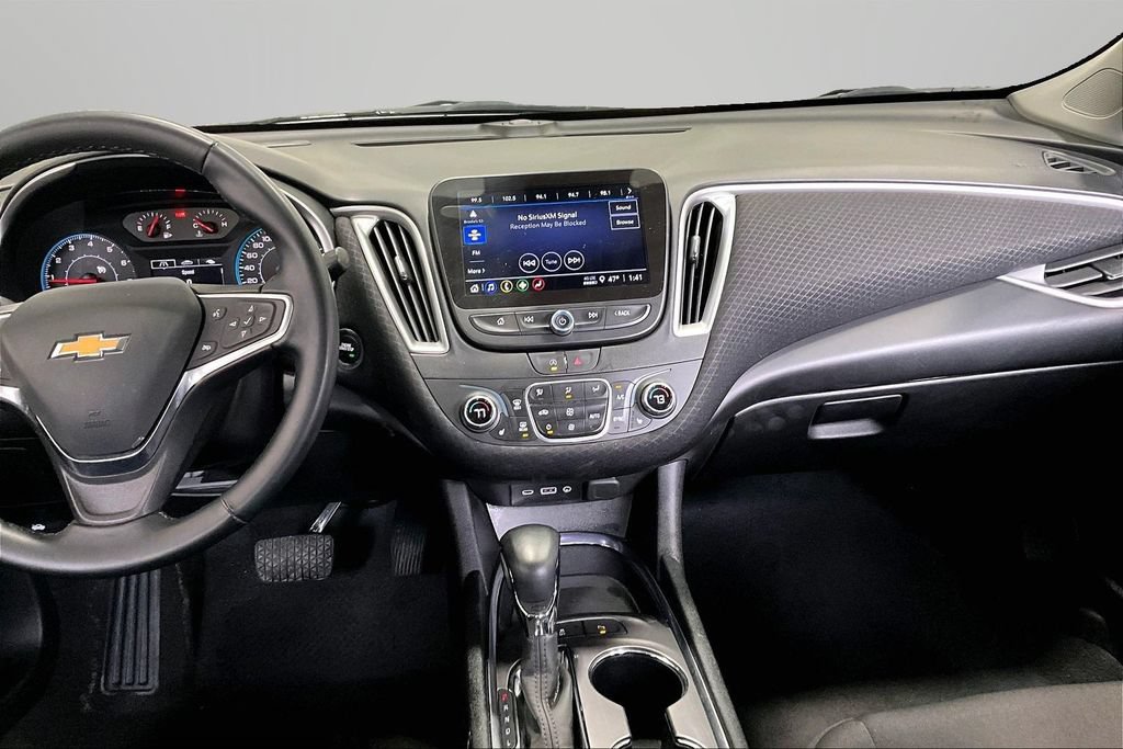 Used 2024 Chevrolet Malibu LT w/ Midnight Edition FWD image 9