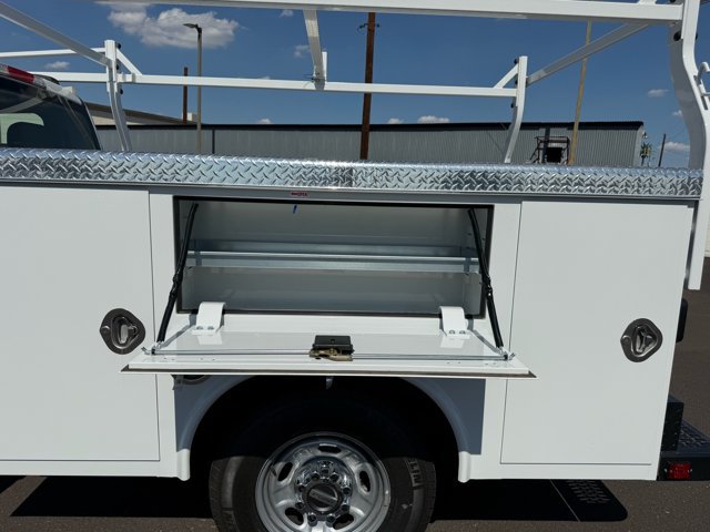 New 2026 Ford F250 XL w/ XL Chrome Package RWD image 13