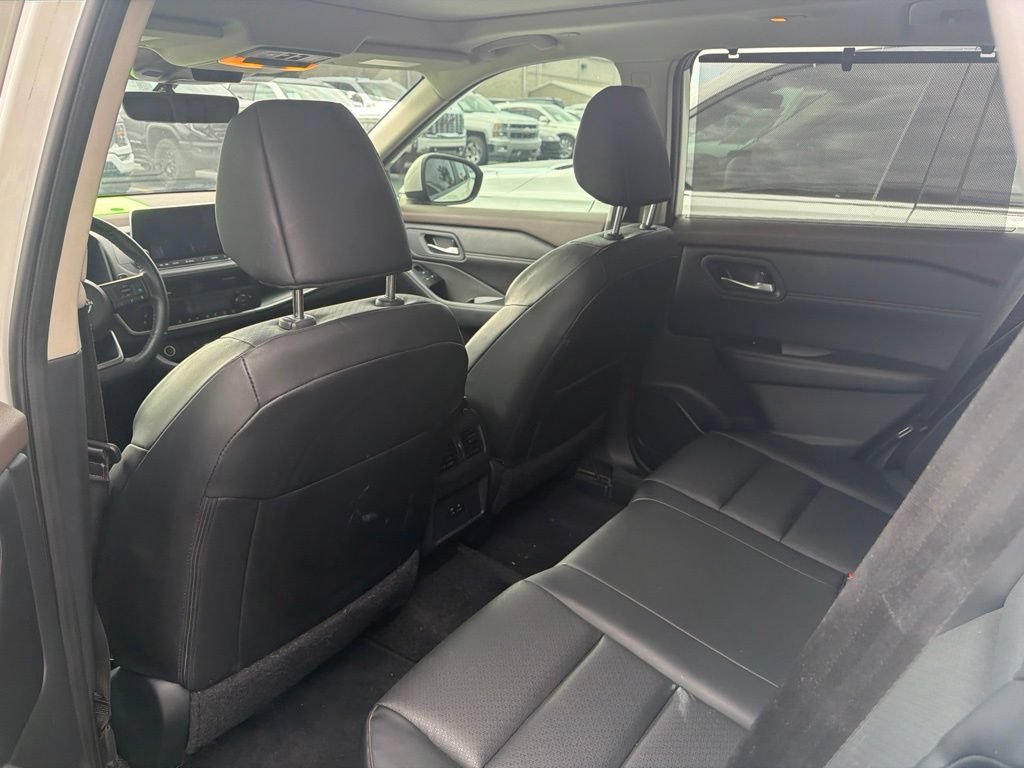Used 2023 Nissan Rogue SV w/ SV Premium B Package FWD image 10