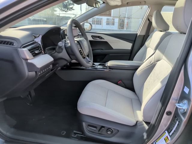 Used 2026 Toyota Camry XLE w/ Premium Plus Package image 16