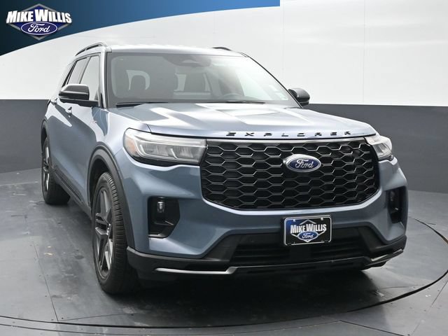 Used 2025 Ford Explorer ST-Line w/ Premium Package RWD image 2
