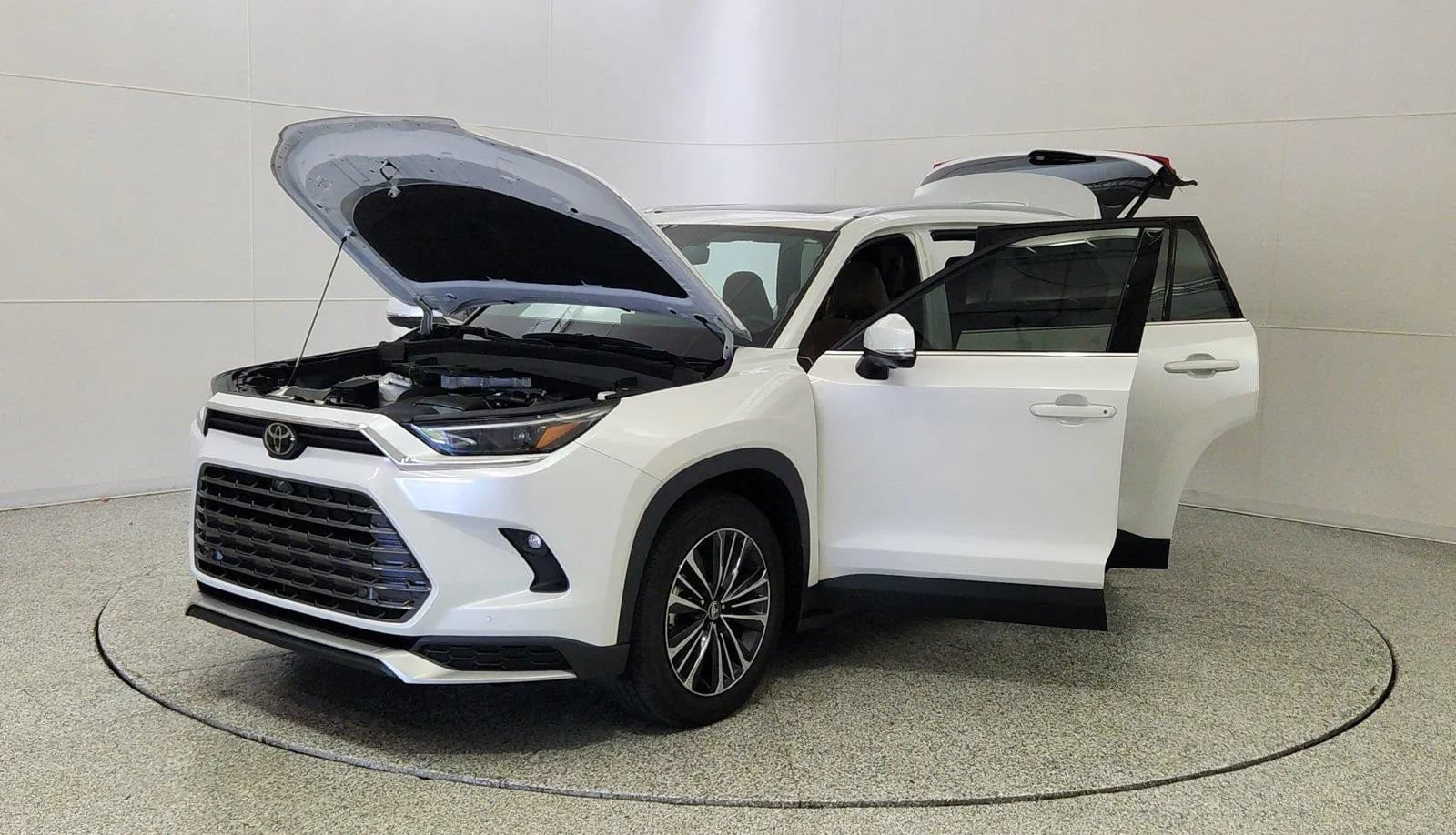 Used 2024 Toyota Grand Highlander AWD Hybrid image 10