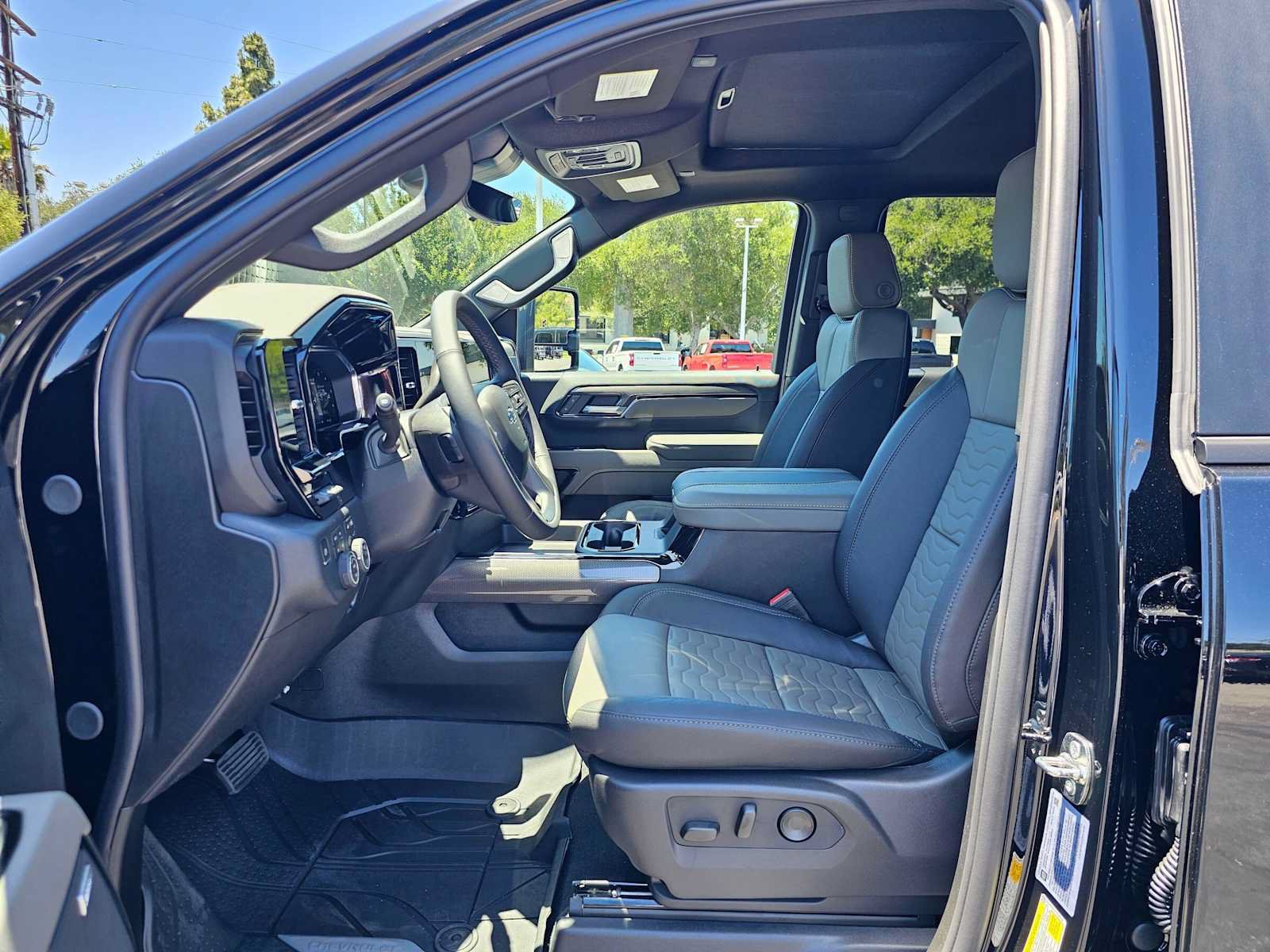 New 2026 Chevrolet Silverado 2500 ZR2 AWD/4WD image 28