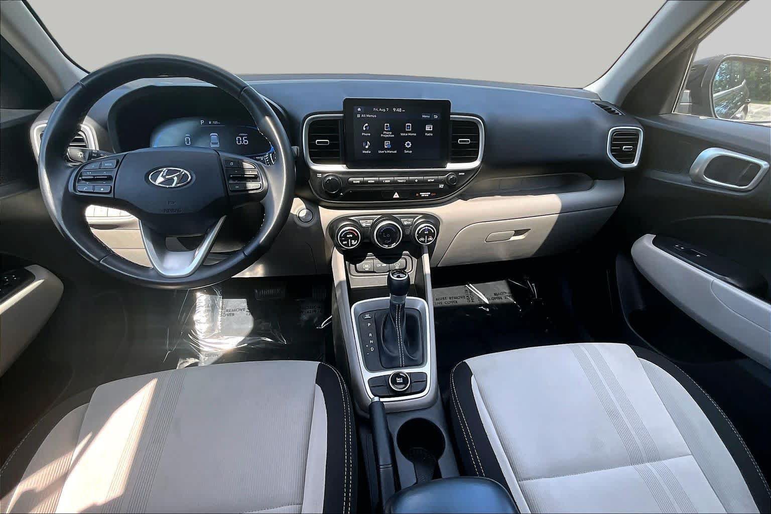 Used 2025 Hyundai Venue SEL FWD image 16