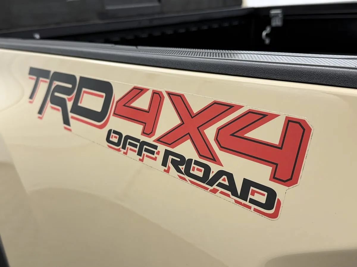 Used 2020 Toyota Tacoma TRD Off-Road AWD/4WD image 8