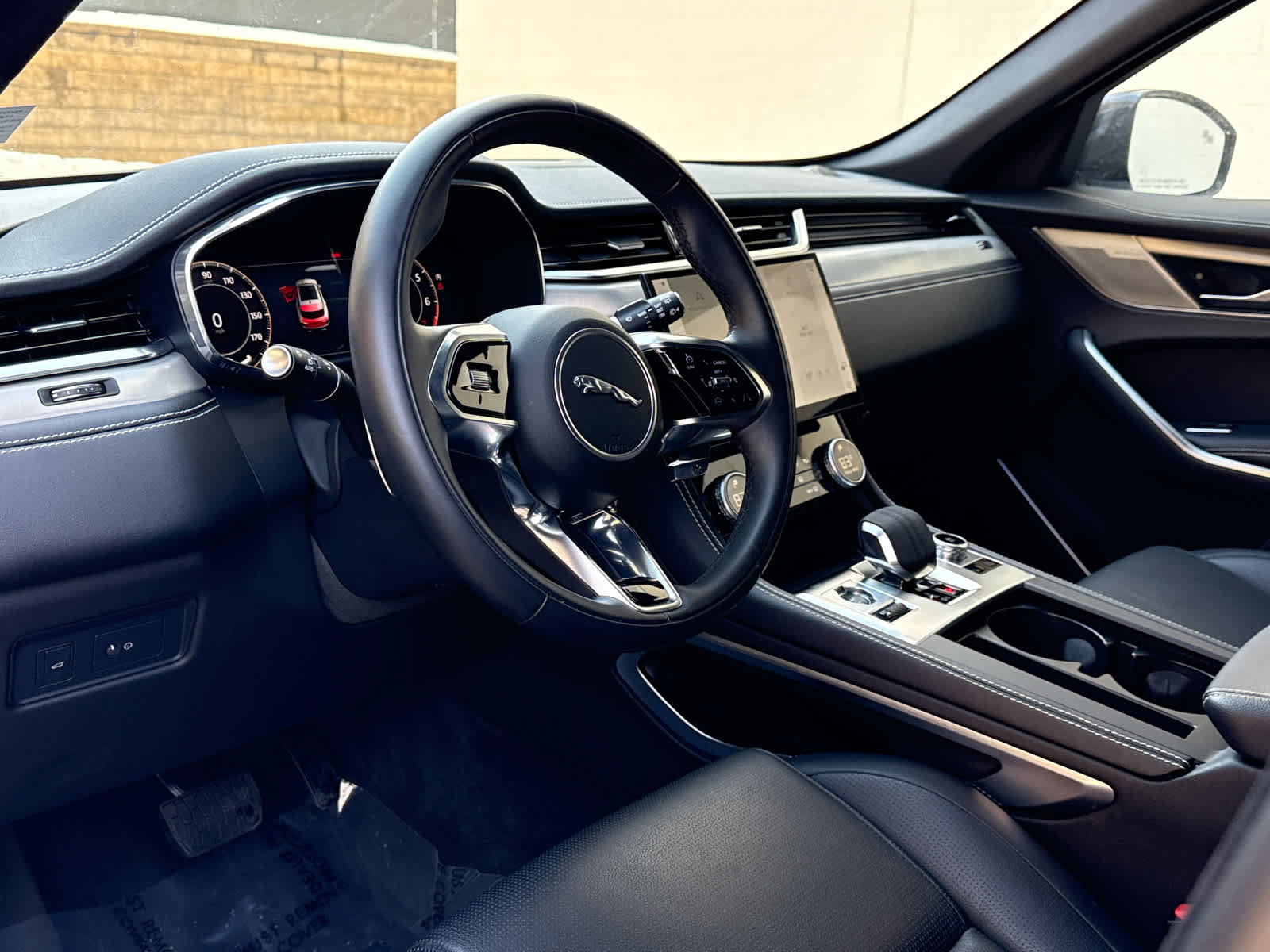 Certified 2025 Jaguar F-PACE R-Dynamic S image 11