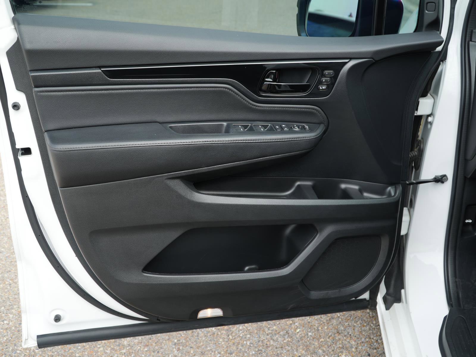 Used 2023 Honda Odyssey Touring image 13