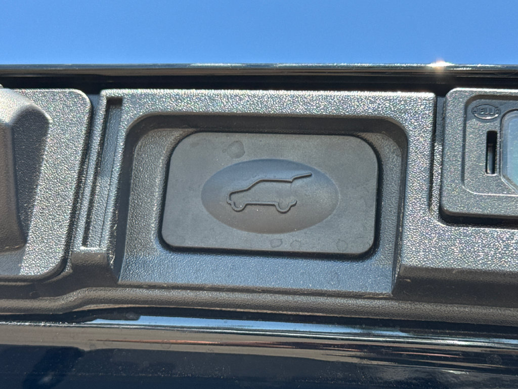 New 2027 VinFast VF 8 Eco AWD/4WD image 13