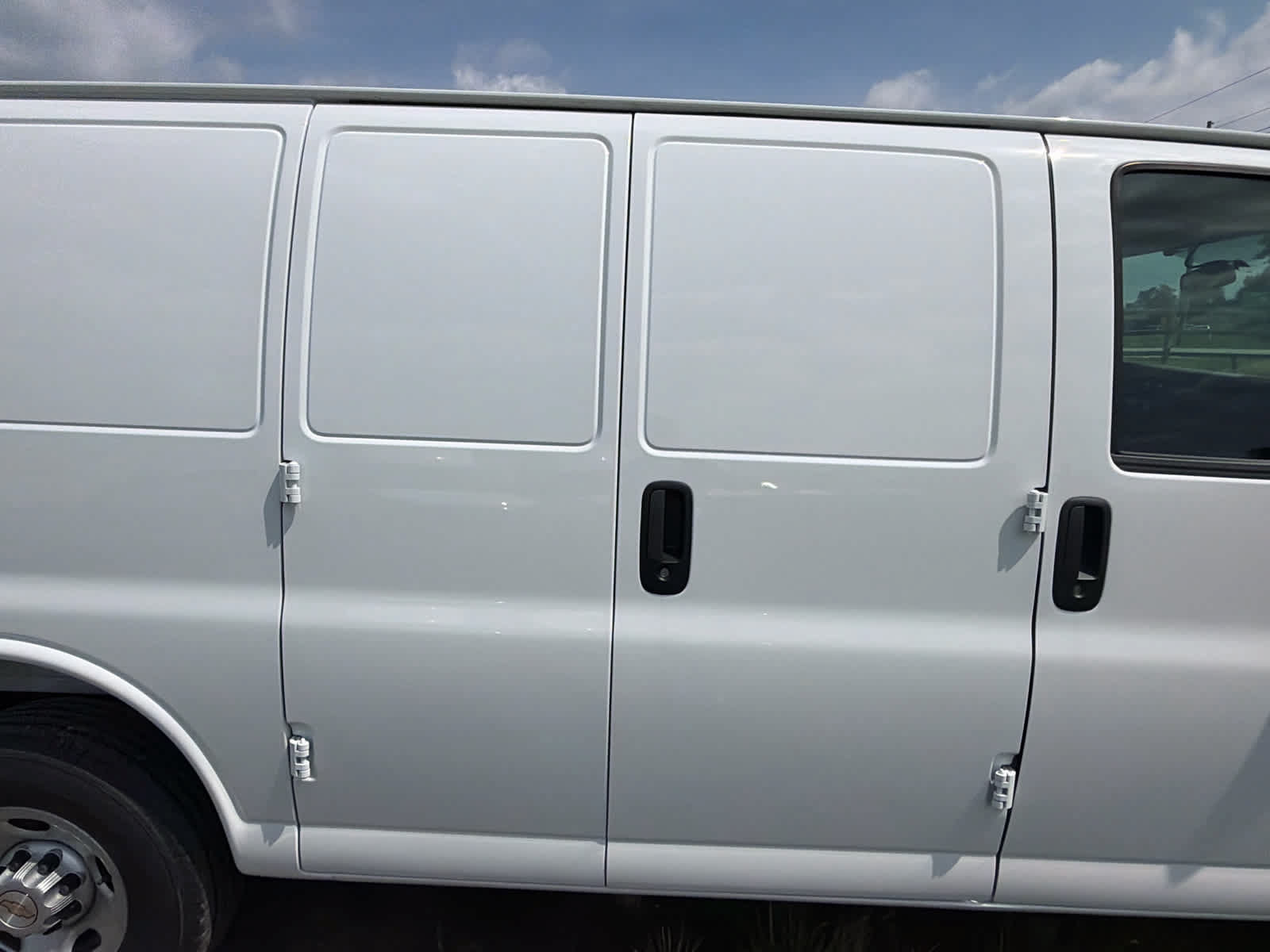New 2026 Chevrolet Express 3500 w/ Driver Convenience Package RWD image 18
