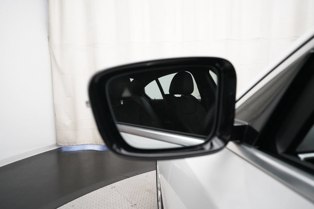 Used 2024 BMW 330i xDrive Sedan AWD/4WD image 24
