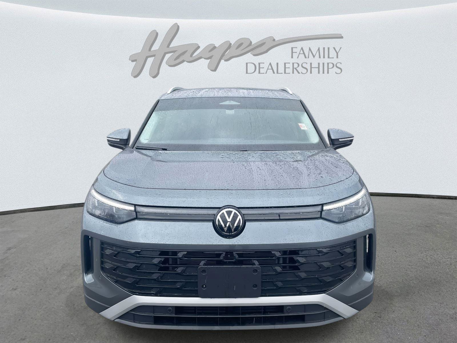 Used 2025 Volkswagen Tiguan SE image 5