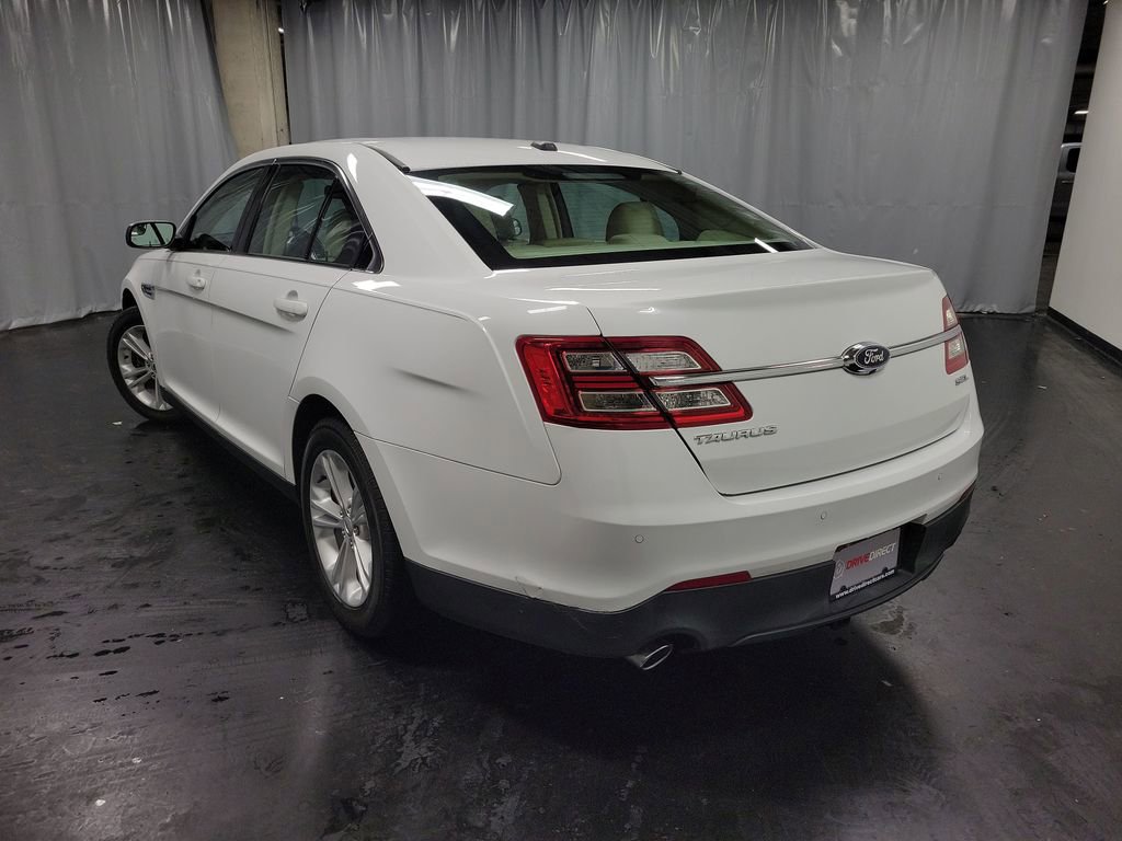 Used 2015 Ford Taurus SEL image 7