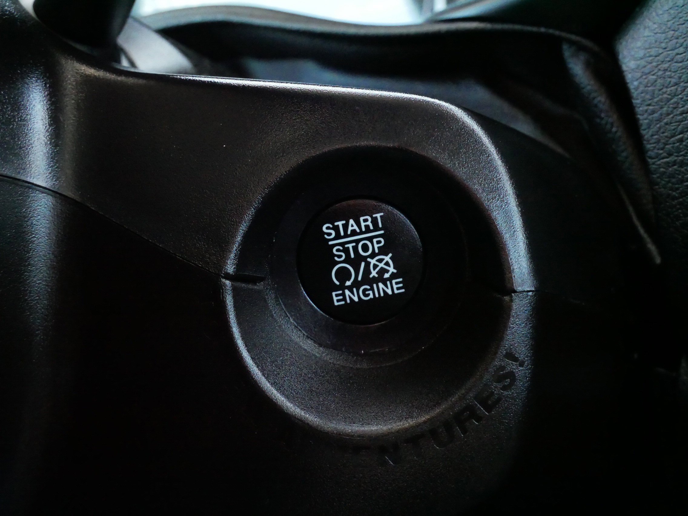 Used 2018 Jeep Renegade Latitude w/ Cold Weather Group image 28