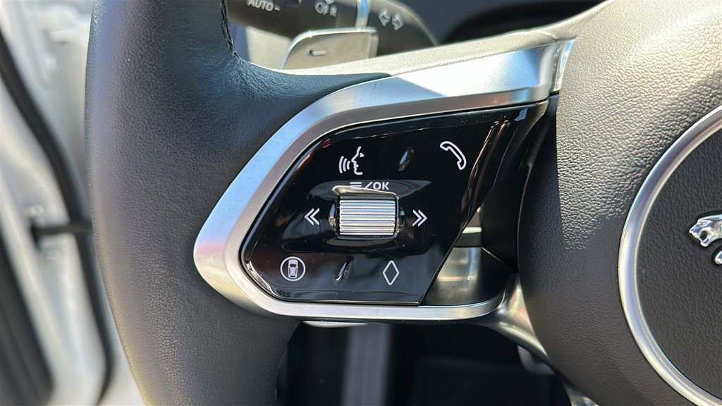 Used 2024 Jaguar E-PACE R-Dynamic SE image 12