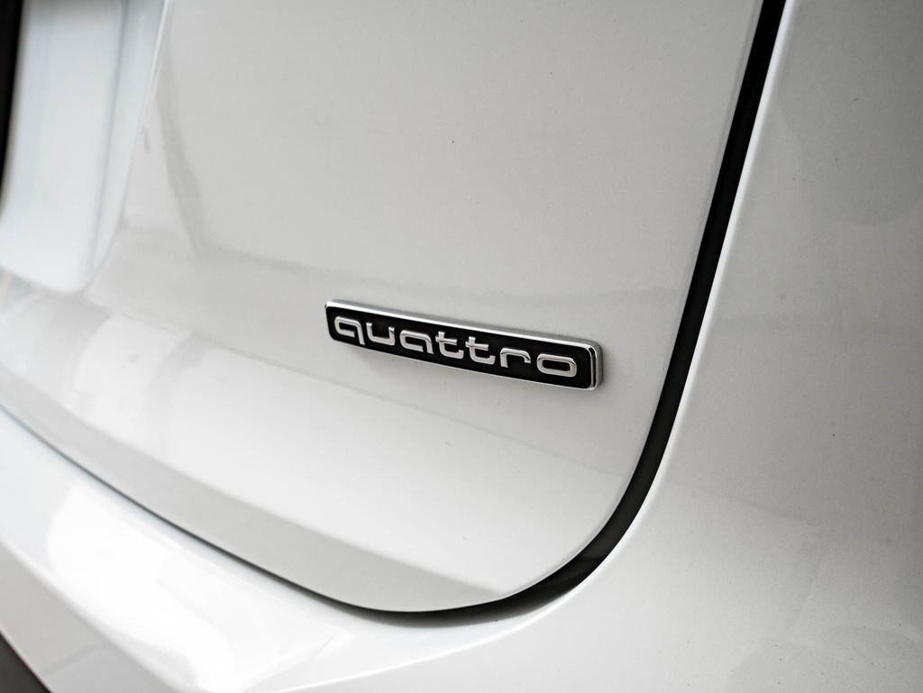 Used 2024 Audi Q4 e-tron Prestige image 22