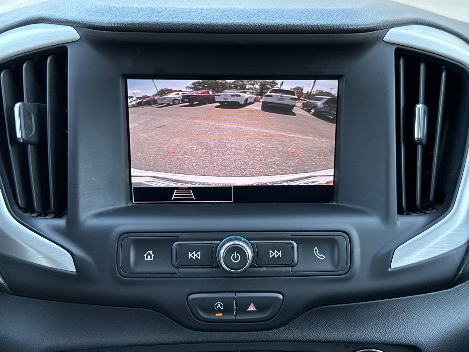 Used 2024 GMC Terrain SLE w/ Driver Convenience Package FWD image 21