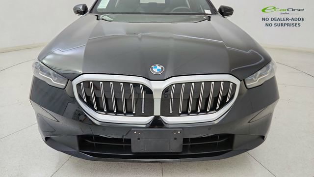 Used 2024 BMW 530i image 8